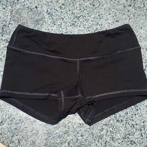 Fleo shorts size small. Black. Lightly used.